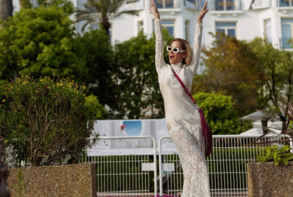Η Δούκισσα Νομικού με boho glam φόρεμα στις Κάννες – Ακόμα σκέφτεσαι τι θα φορέσεις στο pre-wedding party σου;