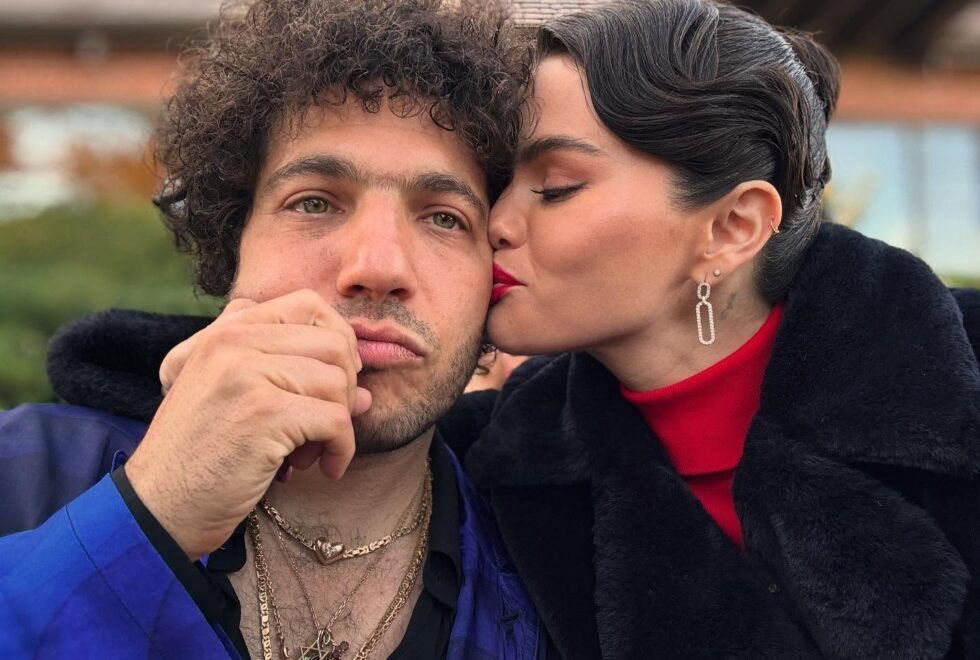 Η Selena Gomez για bachelorette στο Μεξικό την ώρα που ο Benny Blanco το ζει στο Las Vegas