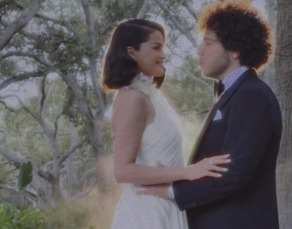 Selena Gomez & Benny Blanco παντρεύτηκαν - Οι ονειρεμένες φωτογραφίες από τον γάμο!
