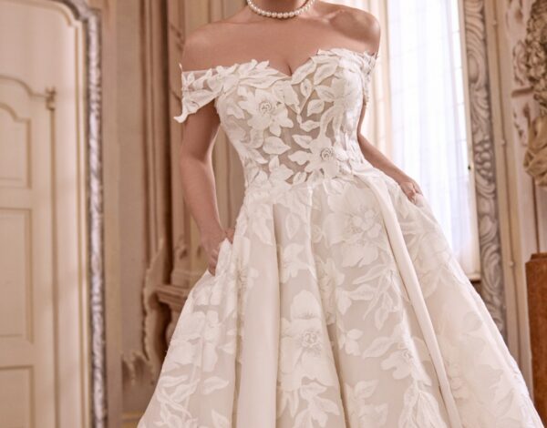 Παντρεύεσαι το 2026; 10 νυφικά από τη νέα συλλογή του οίκου Justin Alexander που πρέπει να δεις σήμερα!