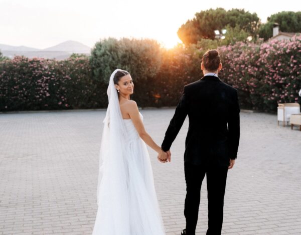 True Story by Georgia Sini | Σοφία & Δημήτρης: Υψηλή ραπτική και διακριτική πολυτέλεια σε έναν γάμο βγαλμένο από παραμύθι