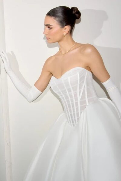 Μόλις δέχθηκες πρόταση γάμου; Ανακάλυψε το νυφικό των ονείρων σου στις νέες συλλογές SS '26 του οίκου Justin Alexander