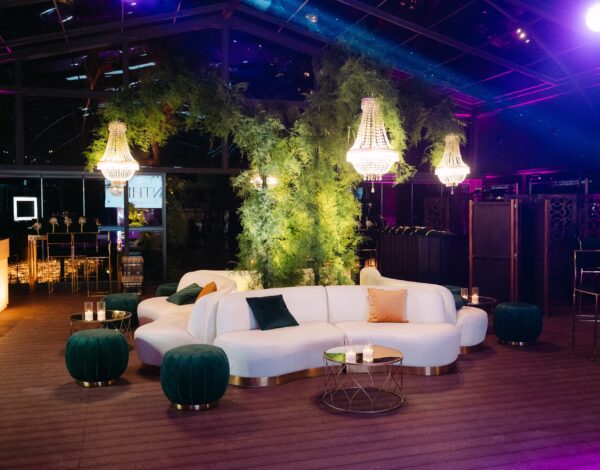 Η Spread The Sparkle δημιούργησε το πιο luxury botanical σκηνικό για το Christmas Party του Yes I Do!