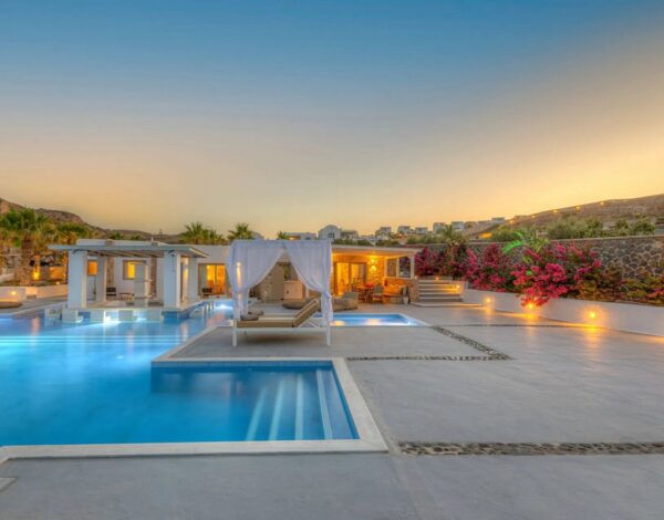Η υπερπολυτελής Presidential Villa του desiterra Santorini ενσαρκώνει τον ορισμό του #bachelorettegoals