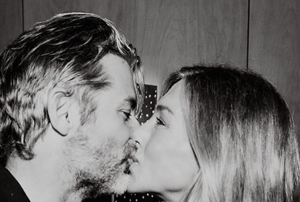 Λιώνουμε! Ο Jim Curtis ευχήθηκε στην Jennifer Aniston για τα γενέθλιά της με τις πιο in love φωτογραφίες