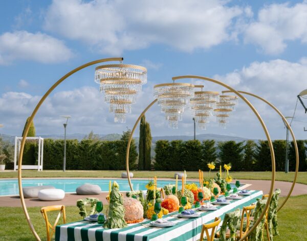 Οι κρυστάλλινοι πολυέλαιοι της Karamalegos Bros απογείωσαν το νέο Cover Story του Yes I Do