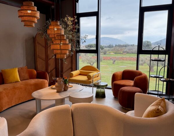 Η επίσκεψή μου στο showroom της ΤORE με έπεισε πως αυτό πρέπει να κάνεις κι εσύ, αν παντρεύεσαι το 2026!