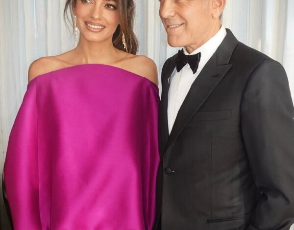 Get the look | Η Amal Alamuddin με φόρεμα-έμπνευση για τις κουμπάρες του καλοκαιριού