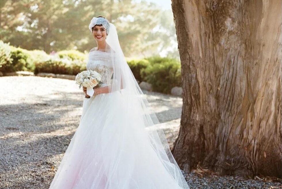 Anne Hathaway | Flashback στον ρομαντικό γάμο της πιο όμορφης γυναίκας στον κόσμο για το 2026