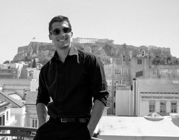 Meet the professional | 10 & 1 facts που δεν γνωρίζατε για τον βιντεογράφο Γιώργο Τσιρούλη