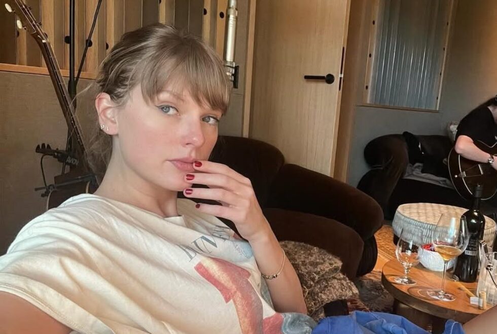 Taylor Swift | Το νυφικό της θα είναι εμπνευσμένο από το iconic bridal look της Elizabeth Taylor