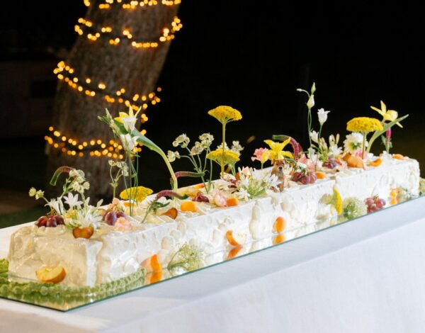 Wedding cake goals | Οι 6 κορυφαίες τάσεις στις γαμήλιες τούρτες για το 2026