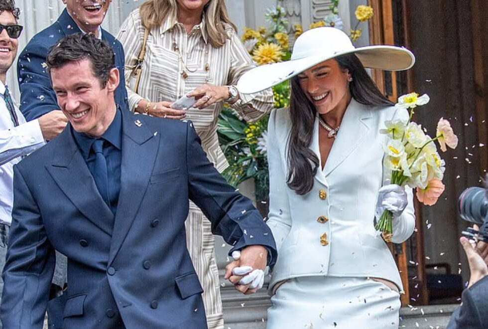 Η Dua Lipa και ο Callum Turner παντρεύτηκαν κρυφά στο Λονδίνο!