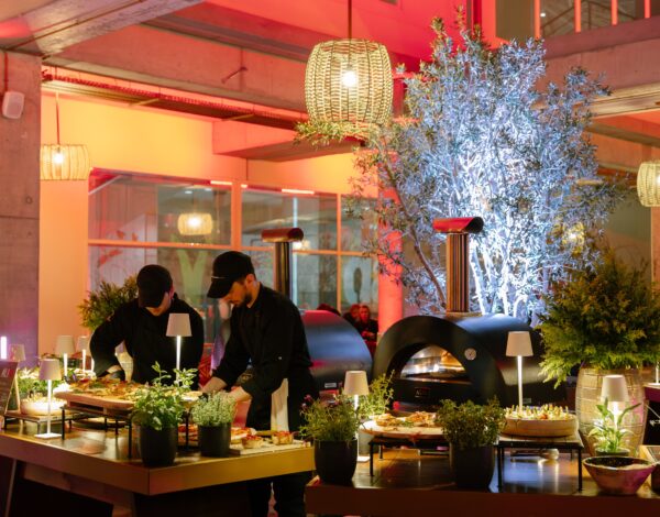 Μια βραδιά στο Urban Roof Garden που επαναπροσδιορίζει τα urban events
