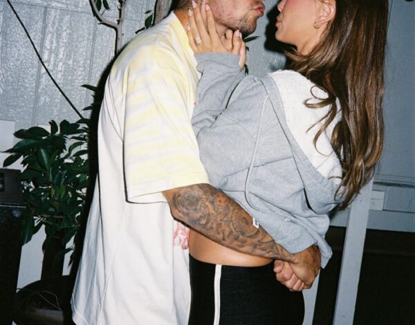 Justin & Hailey Bieber | Μίνι απόδραση στις Σπέτσες για το διάσημο ζευγάρι του Hollywood