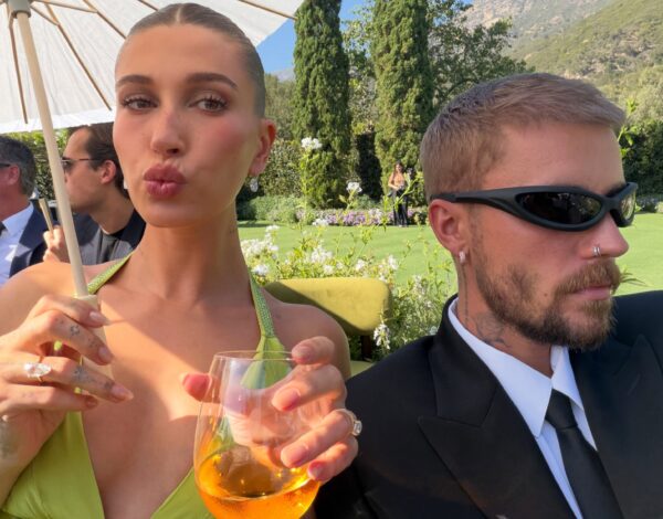 Couple (fashion) goals | Οι Biebers παρέδωσαν μαθήματα στιλ στον γάμο του Finneas O’Connell