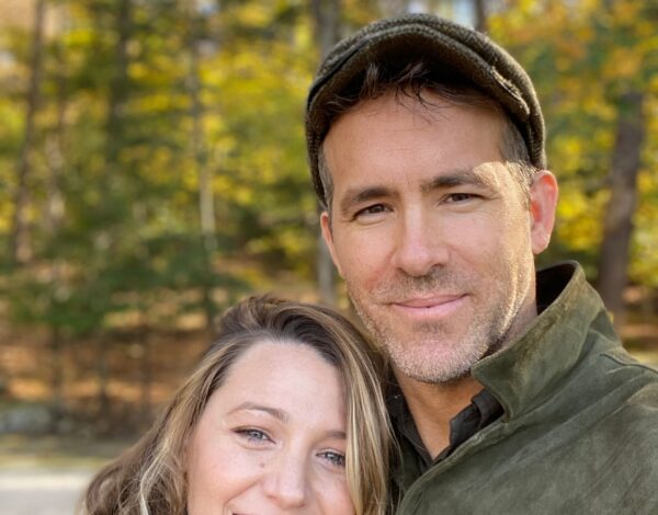 Ο Ryan Reynolds ευχήθηκε στην Blake Lively παρομοιάζοντας την ημέρα των γενεθλίων της με το Super Bowl