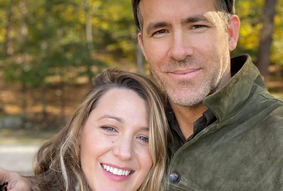 Ο Ryan Reynolds ευχήθηκε στην Blake Lively παρομοιάζοντας την ημέρα των γενεθλίων της με το Super Bowl