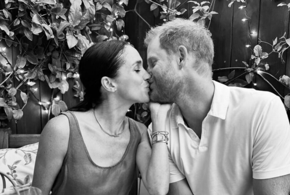 Meghan Markle | Με οικογενειακές φωτογραφίες και το «Simply the Best» ευχήθηκε στον Harry για τα γενέθλιά του