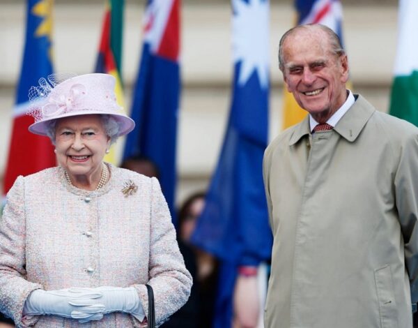 Royal fact: Ήξερες ότι η βέρα της βασίλισσας Ελισάβετ «έκρυβε» ένα τρυφερό μήνυμα από τον πρίγκιπα Φίλιππο;