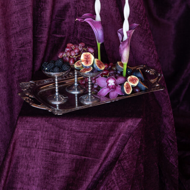 Anthea Floral Design Studio | Το burgundy ως η απόλυτη δήλωση elegance στη νυφική ανθοδέσμη και τον στολισμό
