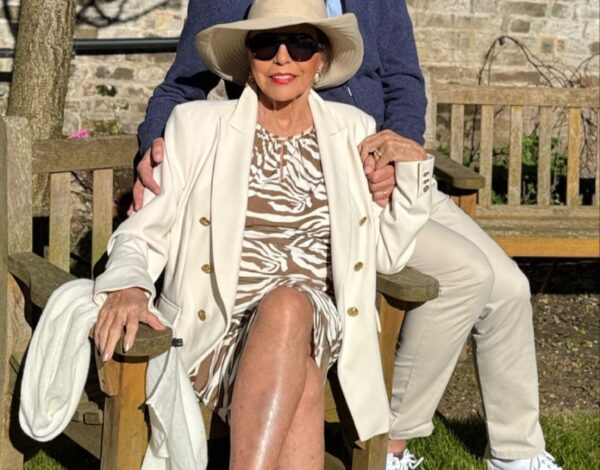 Joan Collins - Percy Gibson | Η απόλυτη ιστορία αγάπης και ένας έρωτας που αψηφά τον χρόνο